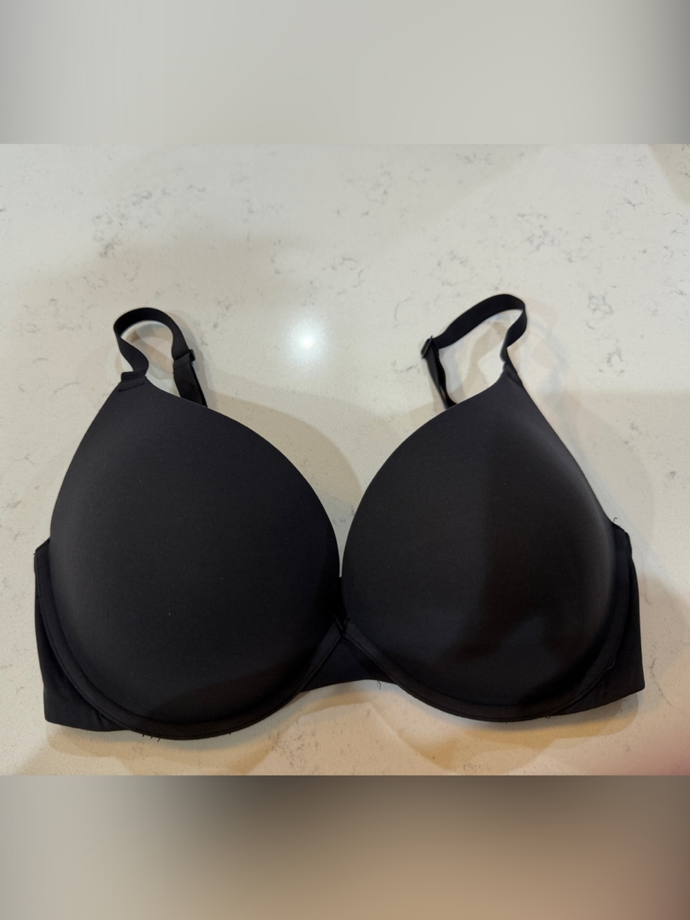SKIMS Black Seamless Molded Underwire Bra